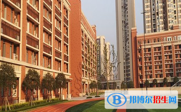 重慶史迪威外語(yǔ)學(xué)校高中部2020年招生辦聯(lián)系電話(huà)