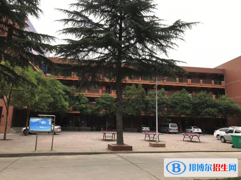 鄭州白求恩醫(yī)學(xué)院2021年招生辦聯(lián)系電話