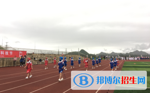 貴陽(yáng)觀山湖中鐵置業(yè)中加學(xué)校初中部怎么樣、好不好