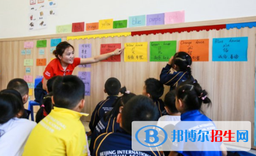 貴陽高新海嘉國際雙語學(xué)校初中部址在哪里