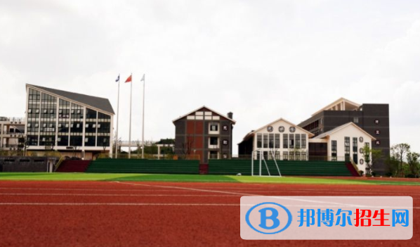 清鎮(zhèn)博雅國(guó)際實(shí)驗(yàn)學(xué)校初中部2020年報(bào)名條件、招生要求、招生對(duì)象