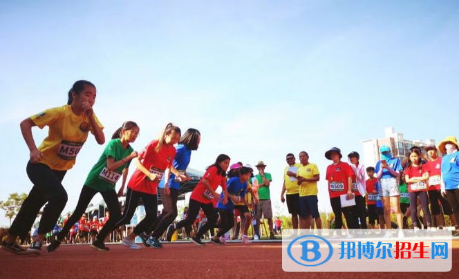 昆明呈貢青苗國(guó)際雙語(yǔ)學(xué)校初中部怎么樣、好不好