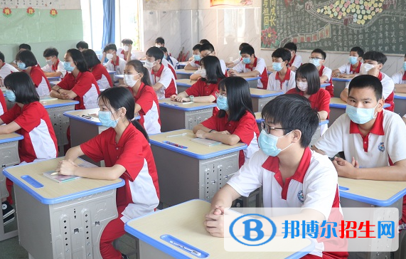 江西西山國際學校初中部2020年招生辦聯(lián)系電話
