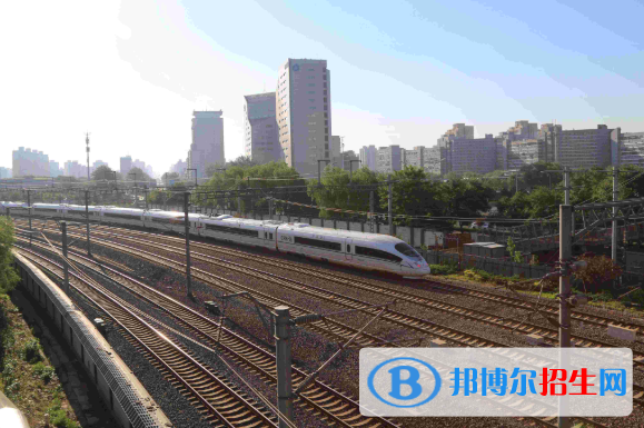 襄陽2020年女生適合鐵路學校嗎