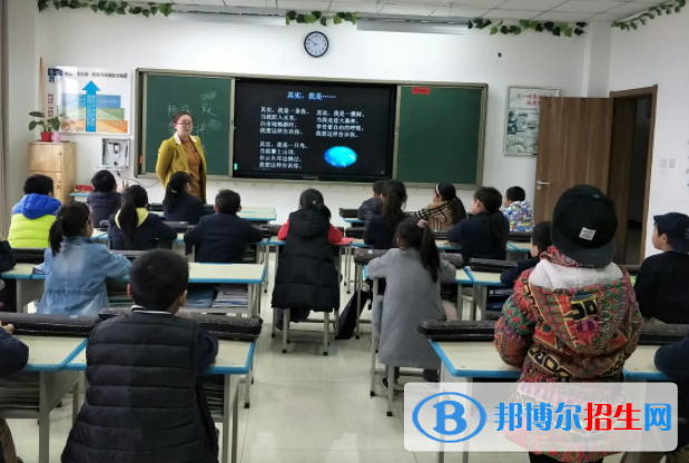 山西運(yùn)城國(guó)際學(xué)校初中部2020年學(xué)費(fèi)、收費(fèi)多少
