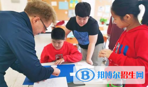 王府學校(運城)初中部2020年學費、收費多少