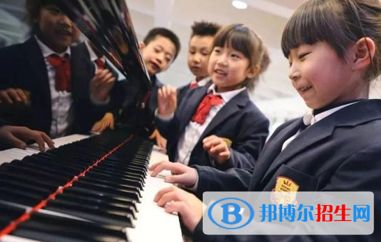 王府學(xué)校(運城)初中部2020年招生辦聯(lián)系電話