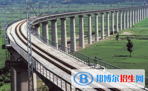 襄陽(yáng)2020年初中生能去的鐵路學(xué)校
