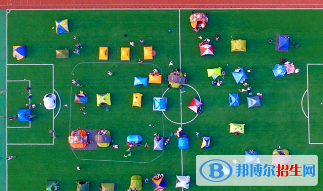 青島銀河學校初中部2020年學費、收費多少