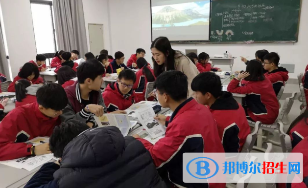 福州陽光國際學(xué)校初中部2020年招生辦聯(lián)系電話
