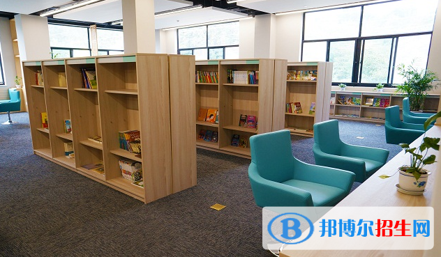 休寧晨山學(xué)校初中部2020年報(bào)名條件、招生要求、招生對(duì)象