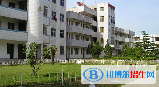 合肥經(jīng)濟(jì)貿(mào)易科技學(xué)校2020年報名條件、招生要求、招生對象
