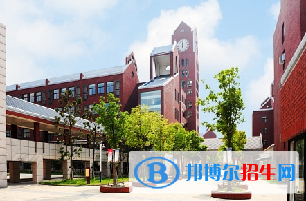 常熟國際學(xué)校初中部2020年招生辦聯(lián)系電話