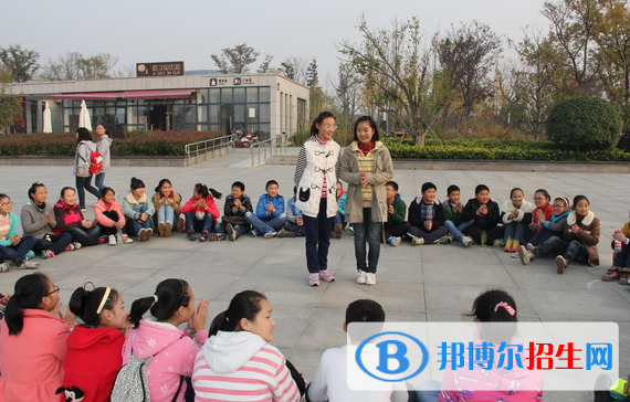鐘吾國際學(xué)校地址在哪里