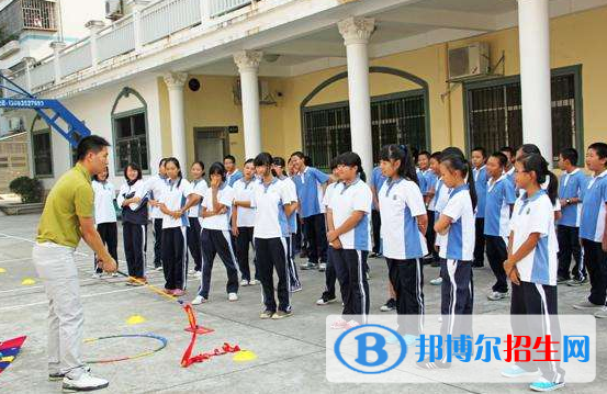 深圳石巖公學(xué)學(xué)校國際部初中2023年招生辦聯(lián)系電話