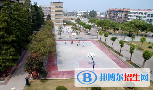 黃岡第二高級技工學(xué)校4