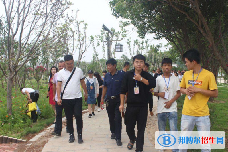 中國(guó)共產(chǎn)主義青年團(tuán)河南省團(tuán)校2021年報(bào)名條件、招生要求、招生對(duì)象