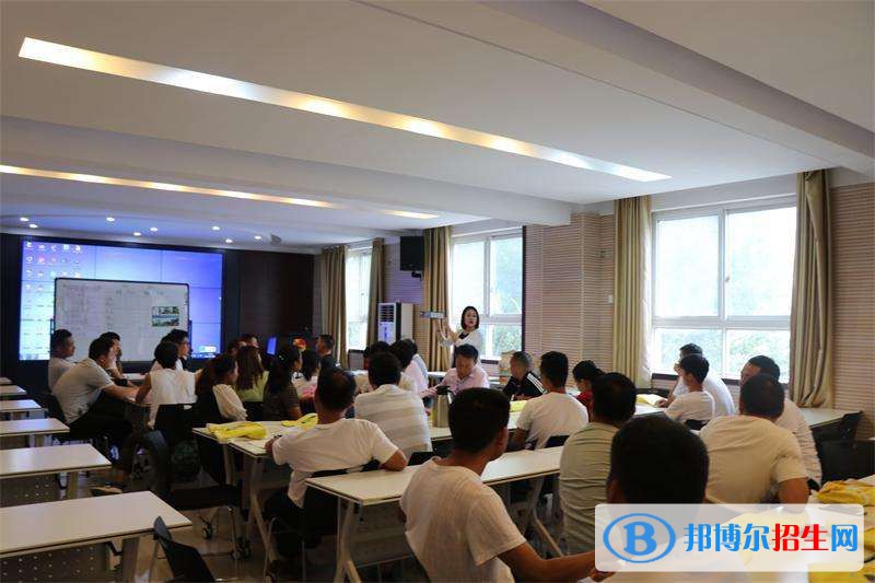中國(guó)共產(chǎn)主義青年團(tuán)河南省團(tuán)校2021年招生辦聯(lián)系電話