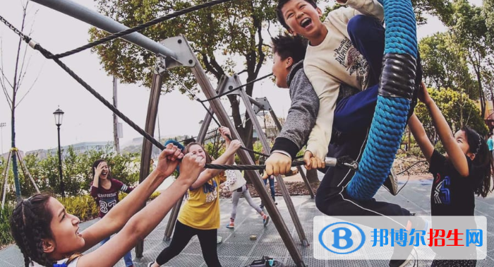 上海美國國際學(xué)校初中部2020年招生辦聯(lián)系電話