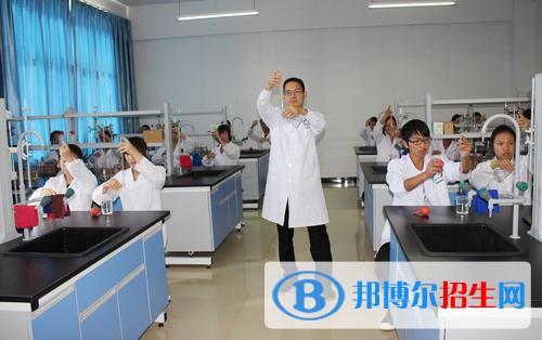 云南新興職業(yè)2020年報名條件、招生要求、招生對象