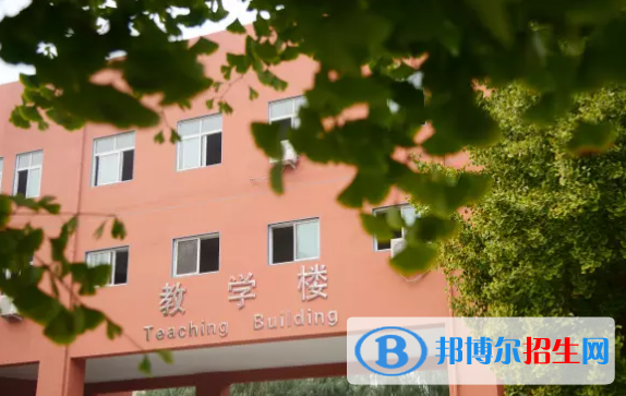 北京新府學(xué)外國(guó)語(yǔ)學(xué)校初中部網(wǎng)站網(wǎng)址