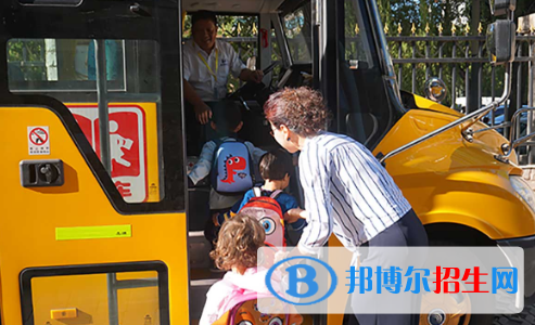 北京加拿大國(guó)際學(xué)校初中部2020年報(bào)名條件、招生要求、招生對(duì)象