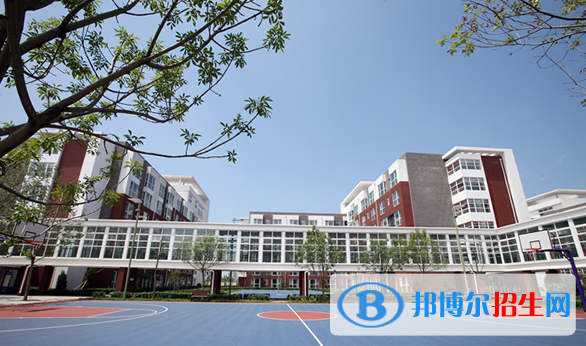 北京新英才國際學(xué)校初中部怎么樣、好不好