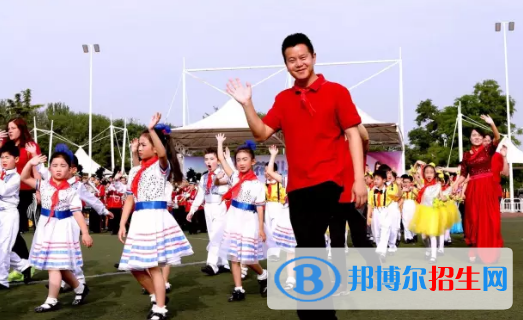 北京海淀國際學校初中部2023年招生辦聯(lián)系電話
