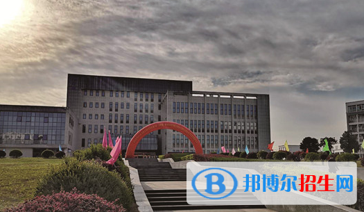 徽商職業(yè)學(xué)院2020年報(bào)名條件、招生要求、招生對(duì)象