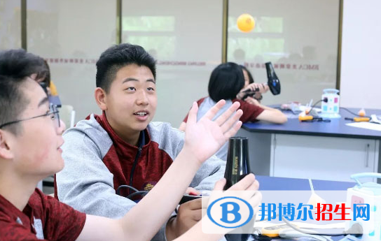 北京明誠外國語學校初中部網站網址