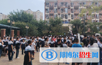 宜賓天立國(guó)際學(xué)校初中部2020年招生辦聯(lián)系電話