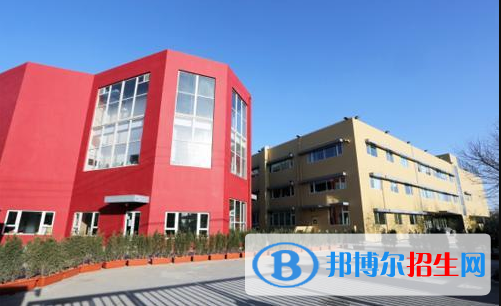 成都青苗國(guó)際雙語學(xué)校初中部2020年招生辦聯(lián)系電話