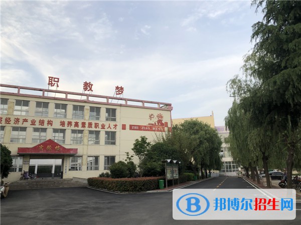 方城縣中等職業(yè)學(xué)校2021年報(bào)名條件、招生要求、招生對象