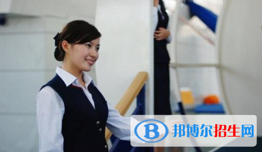湖北2020年中專航空服務學校怎么考大專