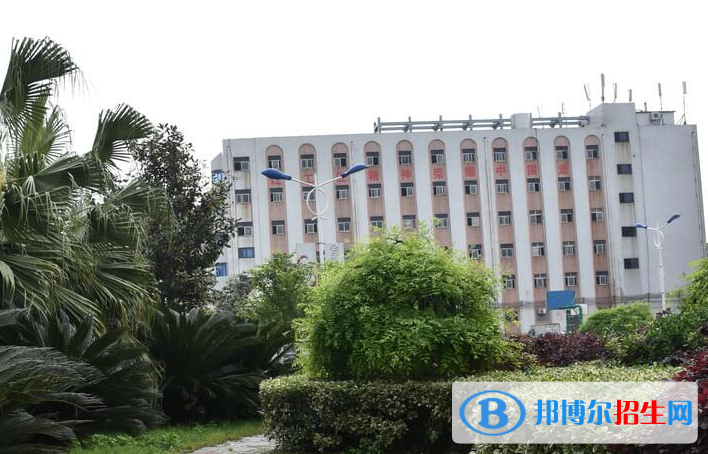 長(zhǎng)江藝術(shù)工程職業(yè)學(xué)院4