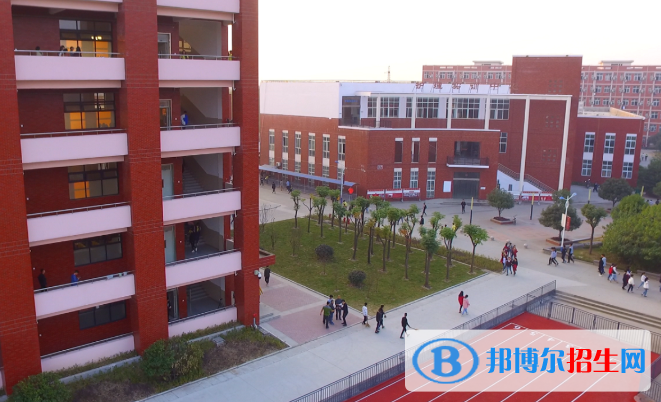 長(zhǎng)江藝術(shù)工程職業(yè)學(xué)院5