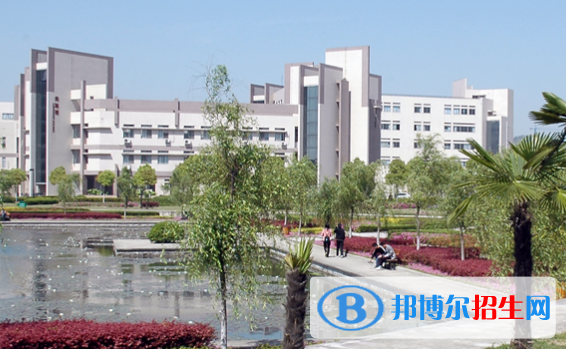 安徽醫(yī)學(xué)高等?？茖W(xué)校2020年學(xué)費(fèi)、收費(fèi)多少