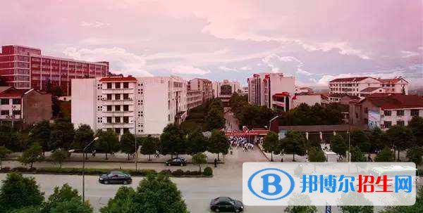 魯山縣中等專業(yè)學(xué)校2021年招生辦聯(lián)系電話