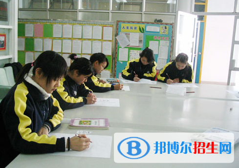 廣州國際學(xué)校( 祈福英語實驗學(xué)校)小學(xué)部2020年招生辦聯(lián)系電話