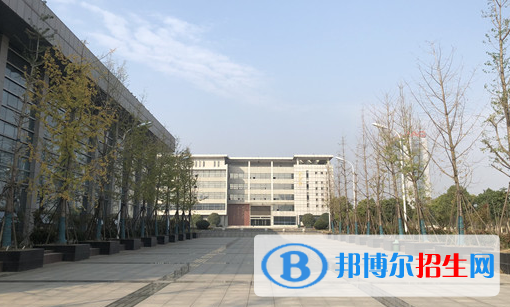 安徽汽車職業(yè)技術學院2020年招生辦聯(lián)系電話