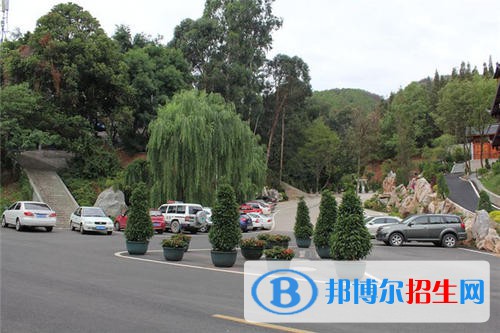 涼山州農(nóng)業(yè)學校五年制大專2020年招生辦聯(lián)系電話