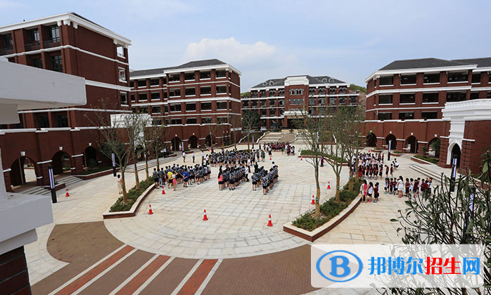宜昌龍盤湖國(guó)際學(xué)校小學(xué)部2020年報(bào)名條件、招生要求、招生對(duì)象