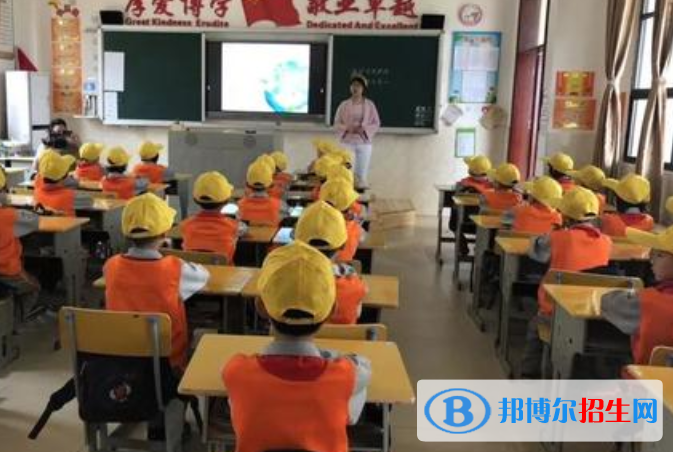 天英國際實(shí)驗(yàn)學(xué)校小學(xué)部2020年學(xué)費(fèi)、收費(fèi)多少