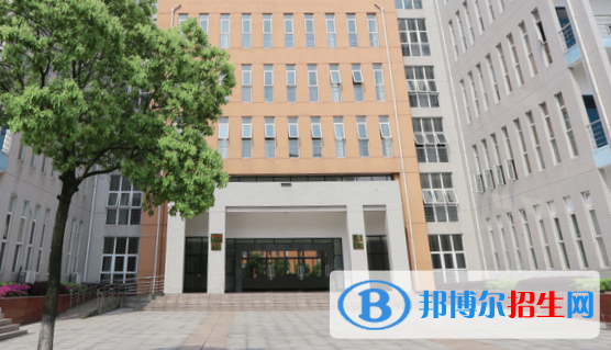 安徽商貿(mào)職業(yè)技術(shù)學(xué)院2020年報(bào)名條件、招生要求、招生對象
