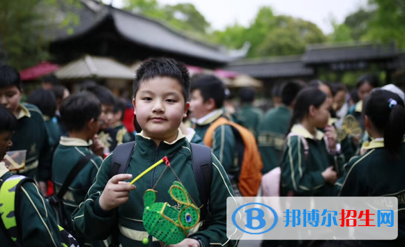 鎮(zhèn)江楓葉國(guó)際學(xué)校小學(xué)部2020年學(xué)費(fèi)、收費(fèi)多少