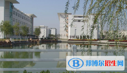 安徽中醫(yī)藥高等?？茖W(xué)校2020年學(xué)費、收費多少