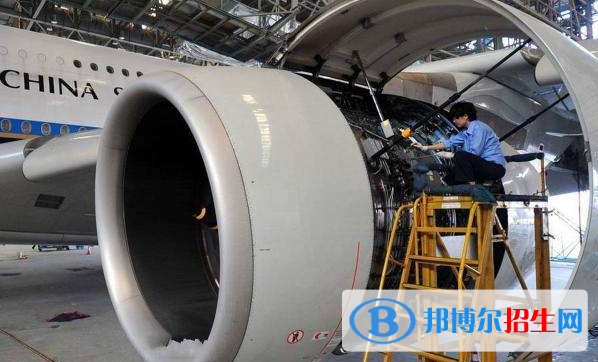 湖北2020年航空服務(wù)學(xué)校學(xué)什么專業(yè)有前途