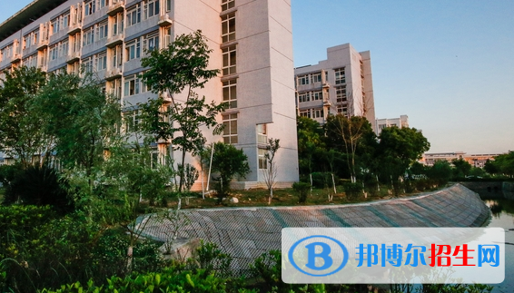 安徽電子信息職業(yè)技術(shù)學(xué)院2020年學(xué)費、收費多少