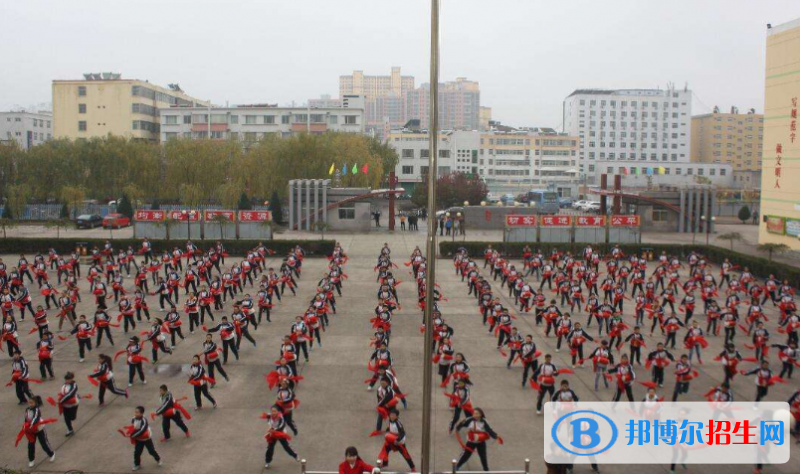  榆林米脂中學(xué)2020年學(xué)費、收費多少