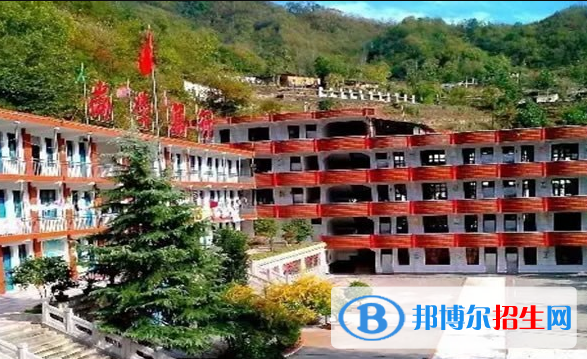  白河縣第三中學(xué)2020年學(xué)費(fèi)、收費(fèi)多少